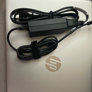 New HP LAPTOP never been used for sale $250. Located in NYC.